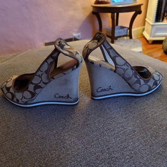 Coach shoes - Picture 1 of 3